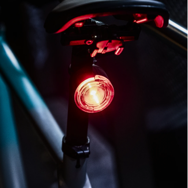 Feu arrière puissant – jusqu’à 90 lumens